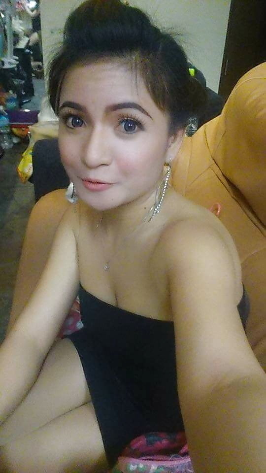 Sie wuchs auf, um eine Goldgräber-Hure zu sein
 #105406168