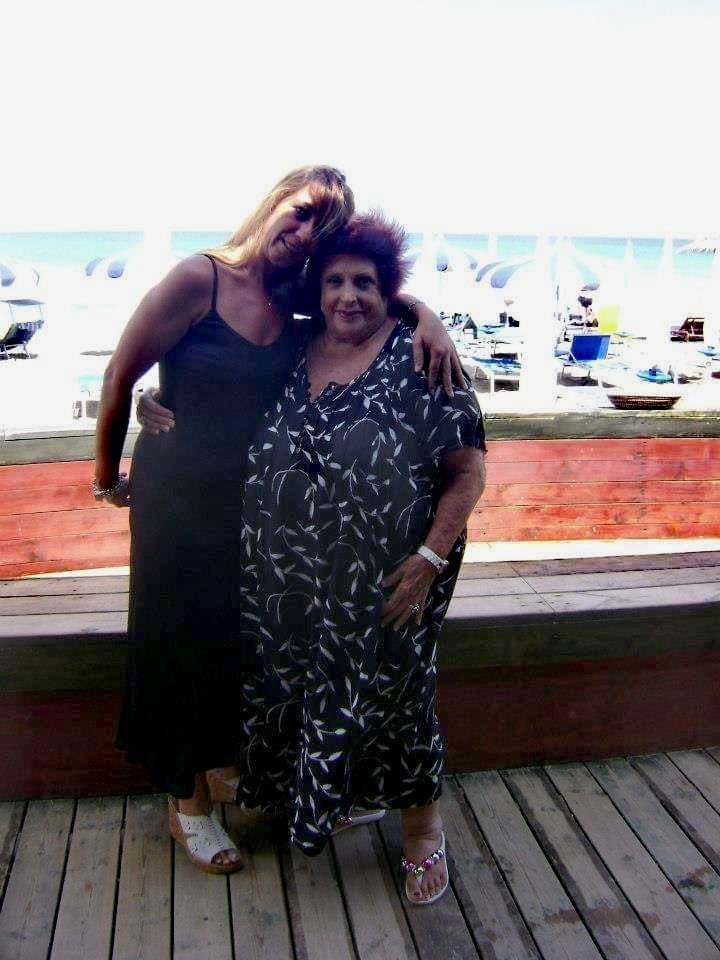 Real abuelita ama de casa por el mar
 #99771111