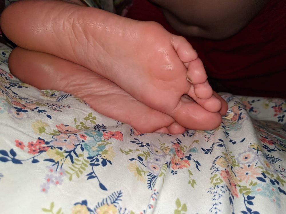 Long toes, high arch emo girl feet #89849134