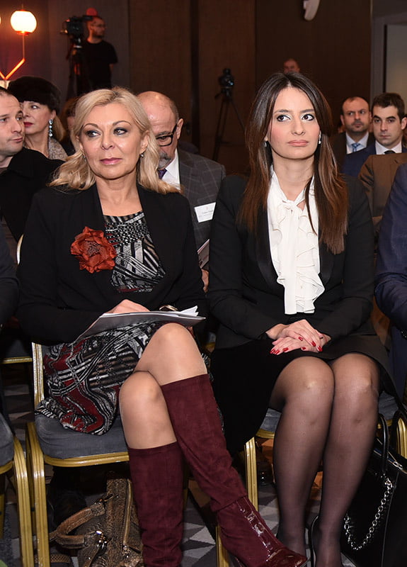 Matures Showing Legs in Audience #90101980