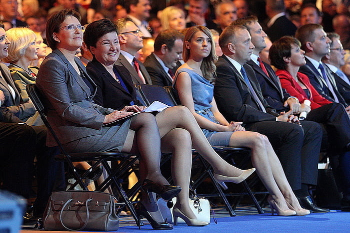 Matures Showing Legs in Audience #90101983