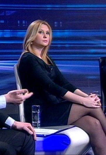 Matures Showing Legs in Audience #90102097
