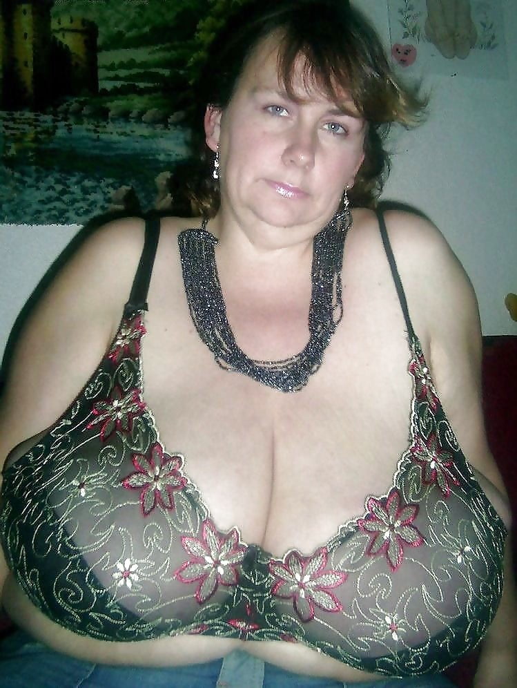 Mature bbw huge boobs XL slapper for hungry snacking #92193787