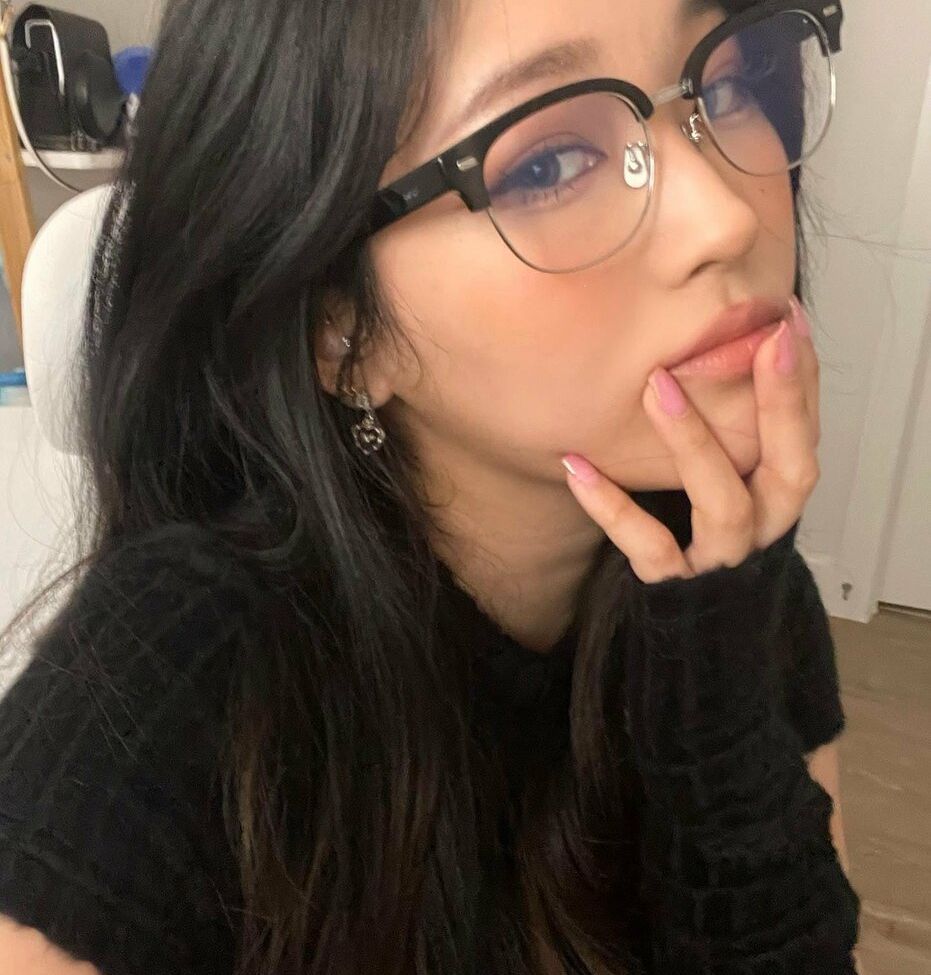 Hyoon desnuda #108025908