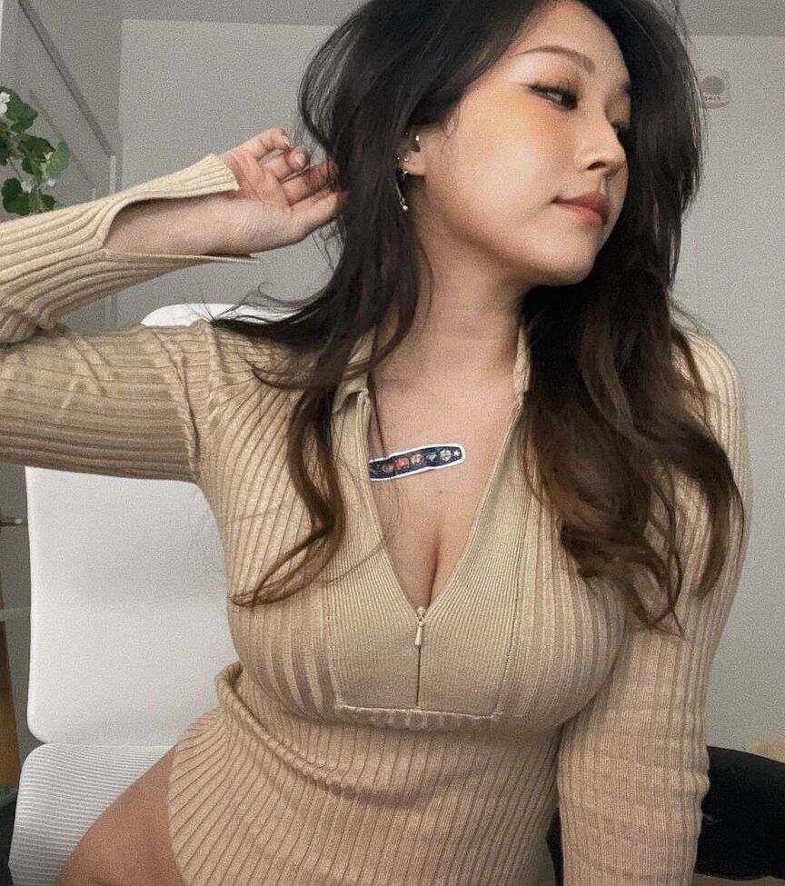 Hyoon desnuda #108025936