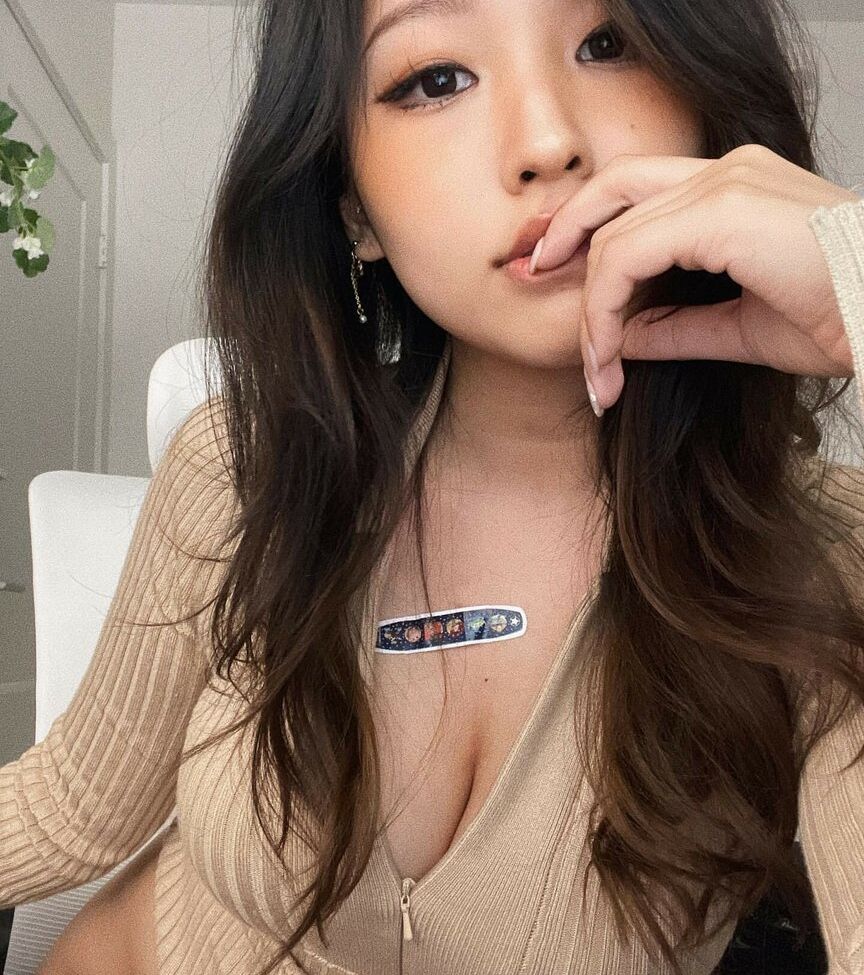 Hyoon desnuda #108025938