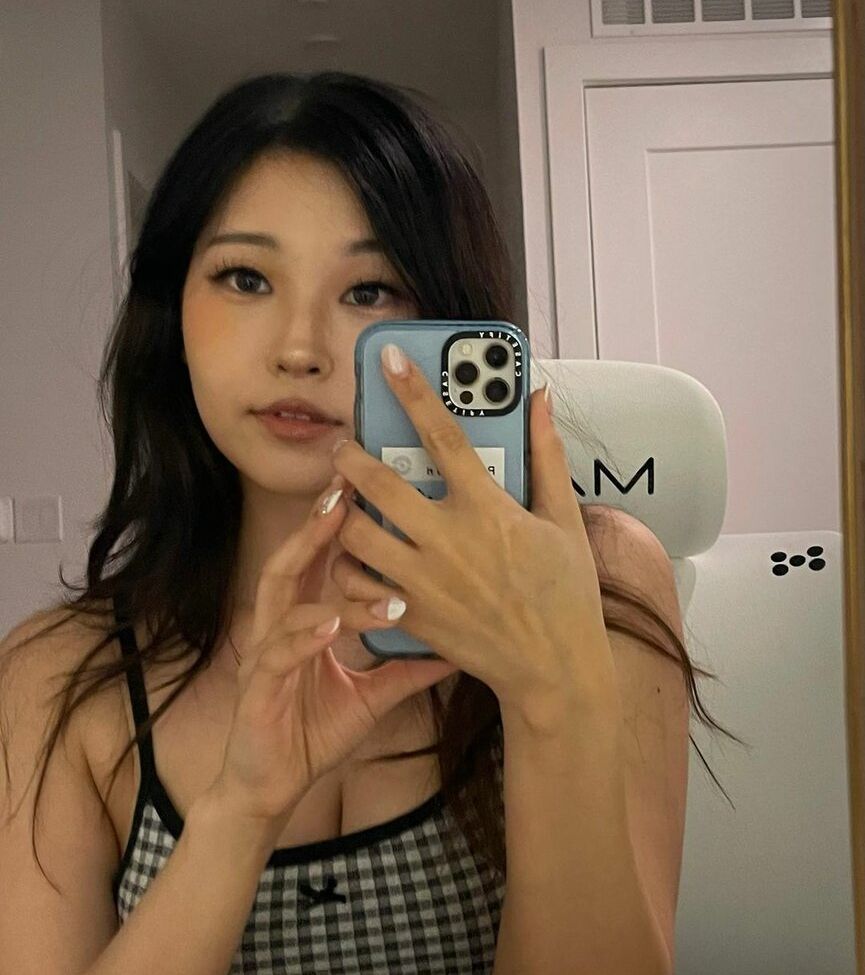 Hyoon desnuda #108025941