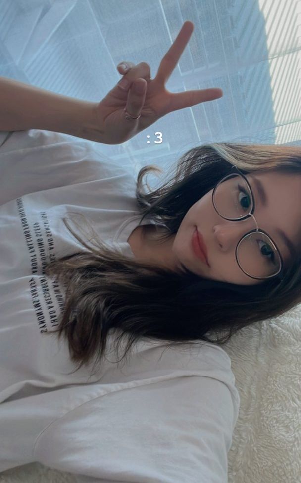 Hyoon desnuda #108025972