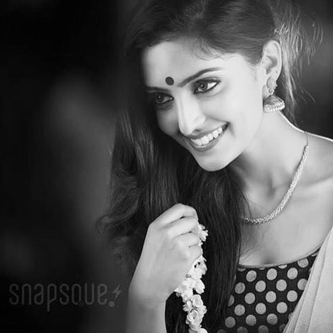 Reba monica john
 #80212168