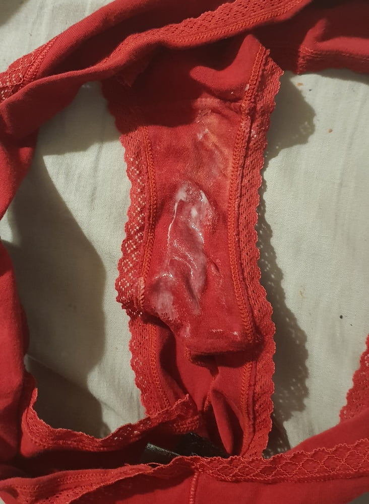 Feuchter String #81498356