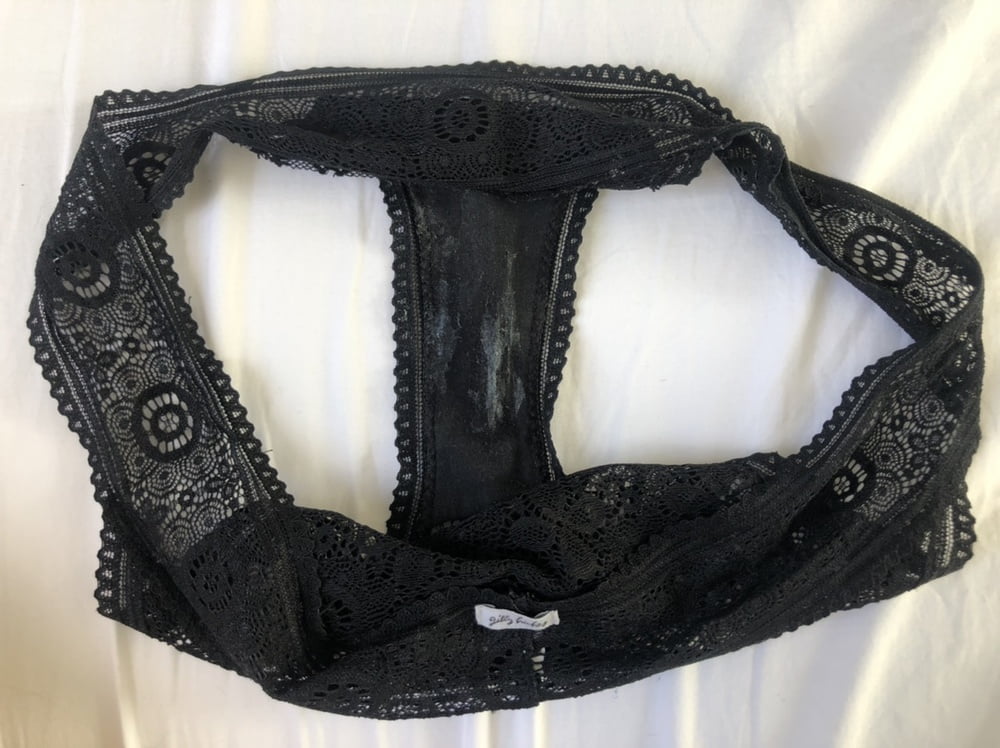 Feuchter String #81498368