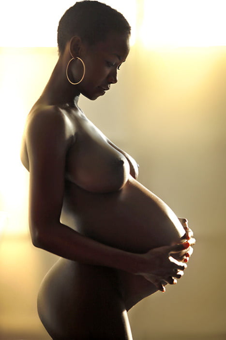 妊娠中の女性は
 #103957266