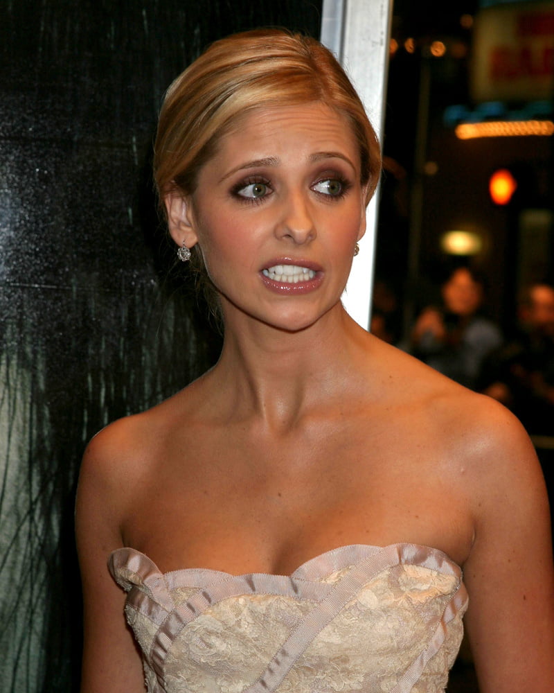 Sexy sarah michelle gellar - 2004 prem
 #105358376