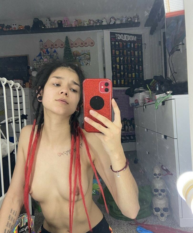 Venus Kitty desnuda #108168076