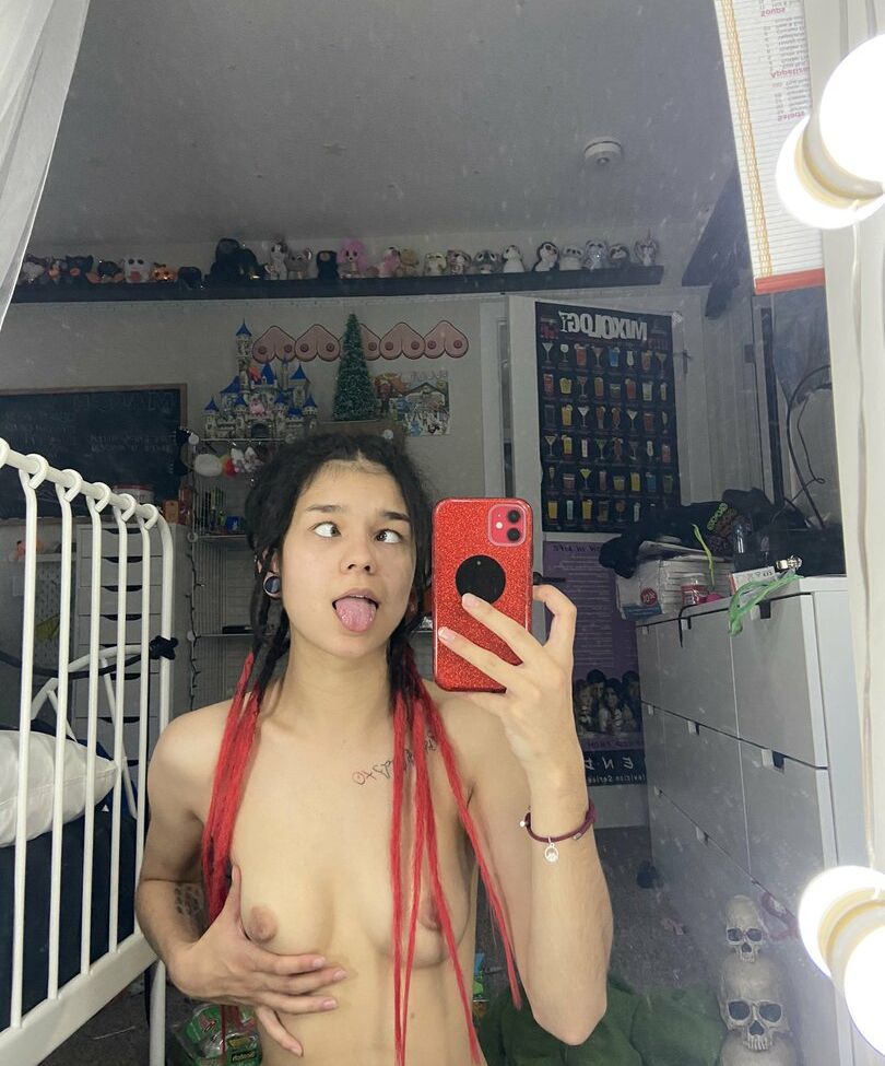 Venus Kitty desnuda #108168121