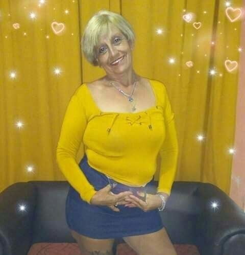 Vieja puta de facebook
 #97802767