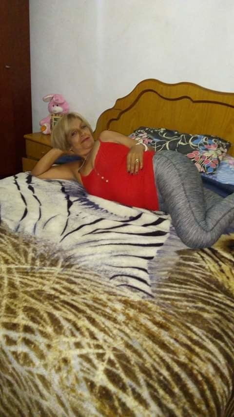 Vieja puta de facebook
 #97802768