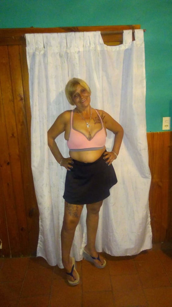 Vieja puta de facebook
 #97802770