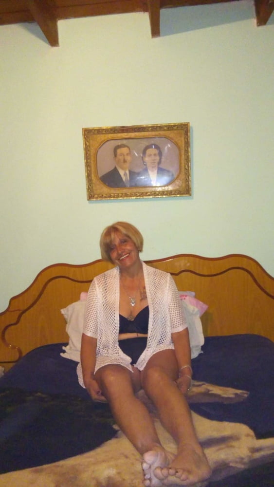 Vieja puta de facebook
 #97802774