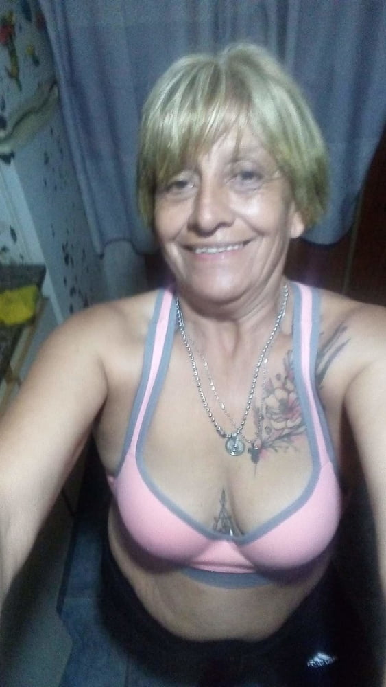 Vieja puta de facebook
 #97802776