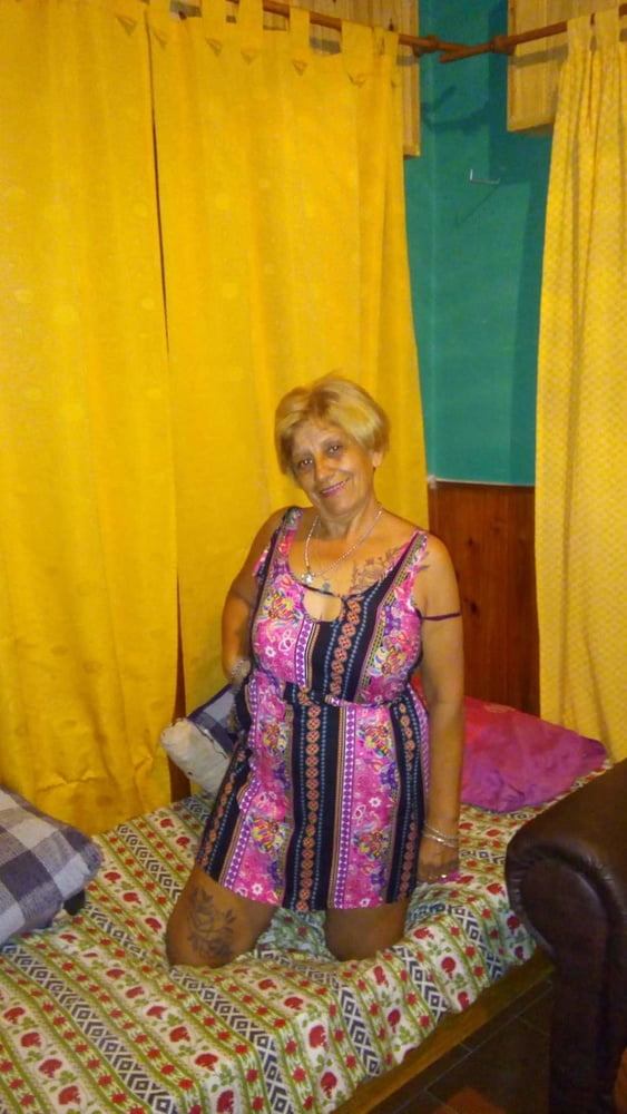 Vieja puta de facebook
 #97802784