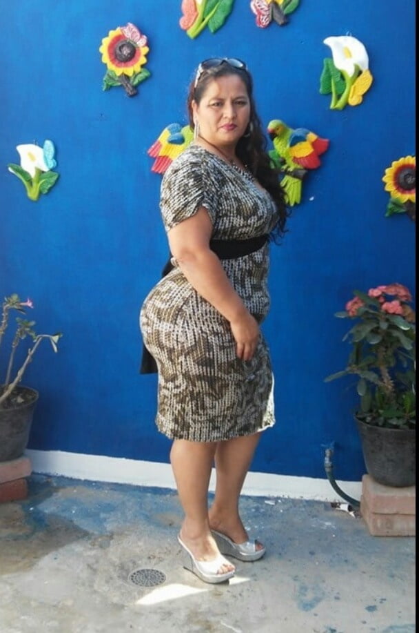 Guadalupe gitana mexicana madurita culona gordita muslona
 #80789627