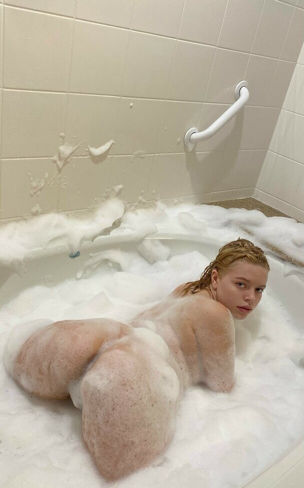 Katanasunshine desnuda #109816941