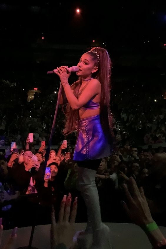 Ariana grande stivali bianchi (sweetener world tour)
 #101189384