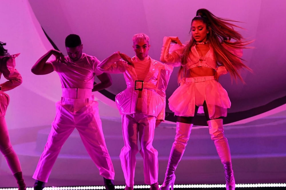 Ariana grande weiß stiefel (sweetener world tour)
 #101189412