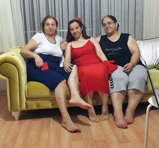 成熟した乳母の母 ネイロン ソックス スカート Olgun annelerhot turkish
 #94923550