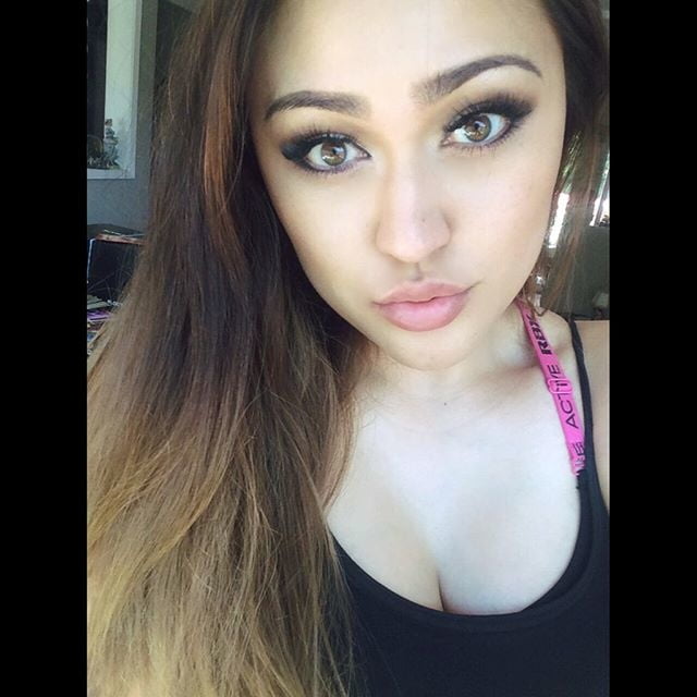 Mädchen 189
 #94669330