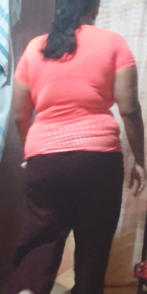 Ma mère sexy qui fait de l'exercice
 #99858251