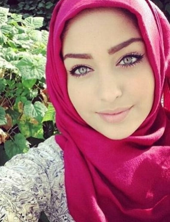 Schöne muslimische Frauen
 #88653594
