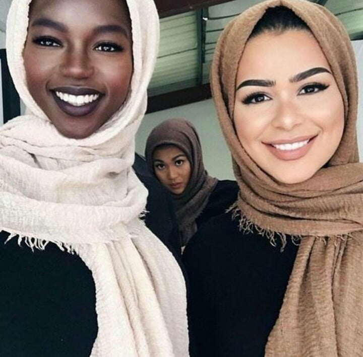 Schöne muslimische Frauen
 #88653598