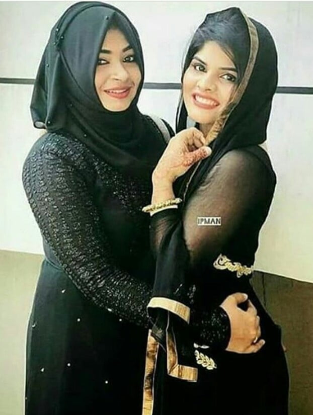 Schöne muslimische Frauen
 #88653600