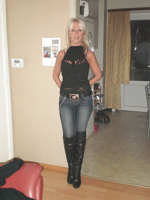 Milfs & gilfs portant des bottes no.3
 #104630056