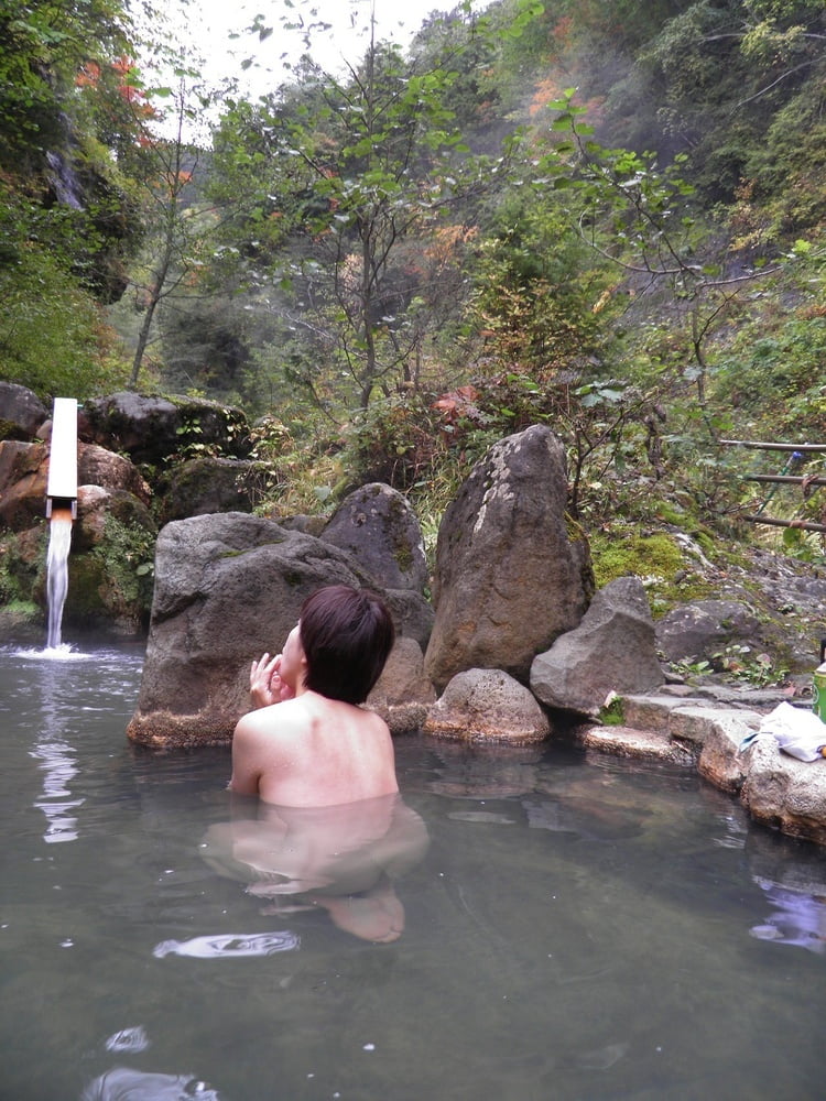 Japanese wife Shizuko outdoor bathing #002 #92250022