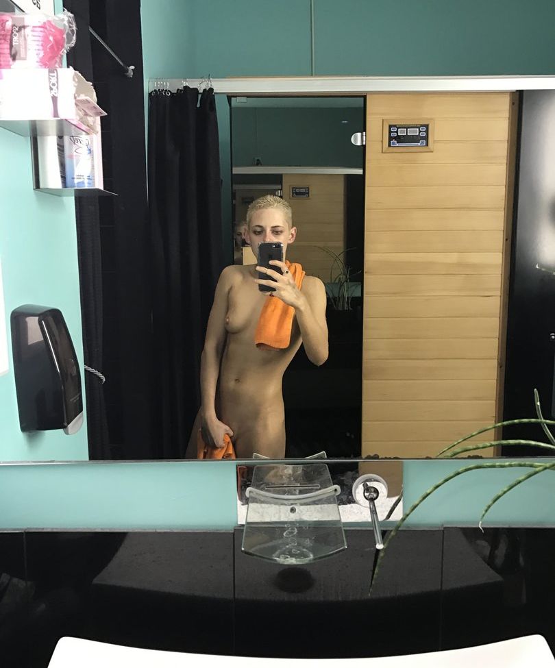 Kristen Stewart nude #107750320