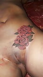 Png macht Tattoo - Schlampe bietet kostenlosen Sex vor dem Tattoo
 #93270627