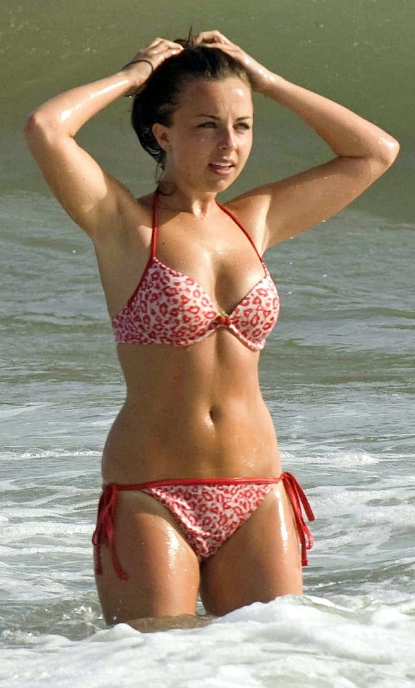 Louisa lytton sexy dans un bikini rouge.
 #103809165