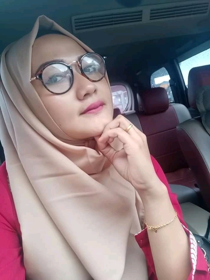 Hijab tante binal
 #90309765