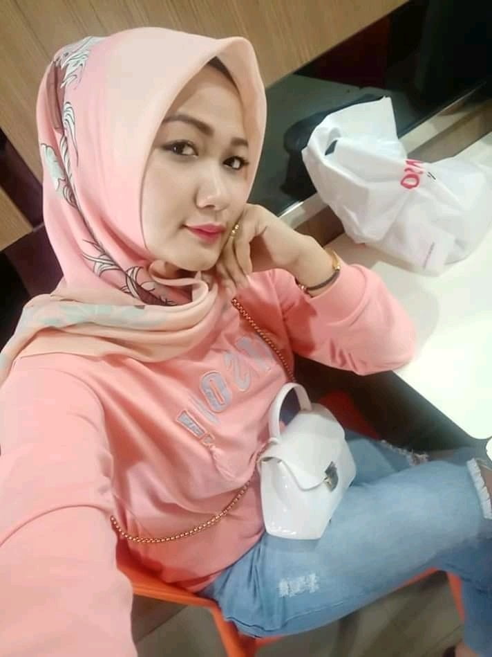 Hijab tante binal
 #90309774