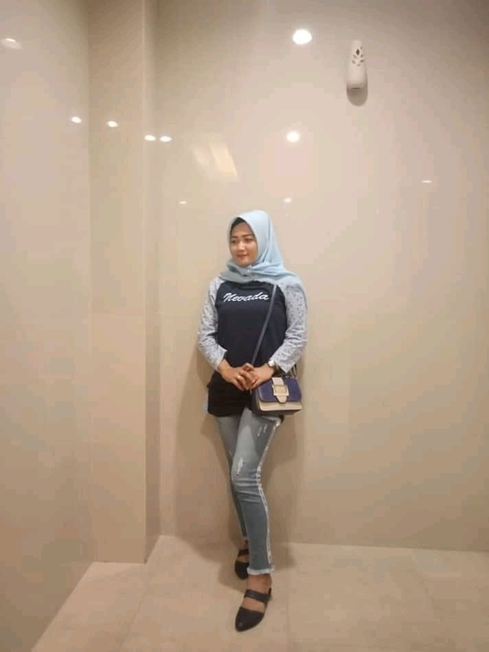 Hijab tante binal
 #90309782