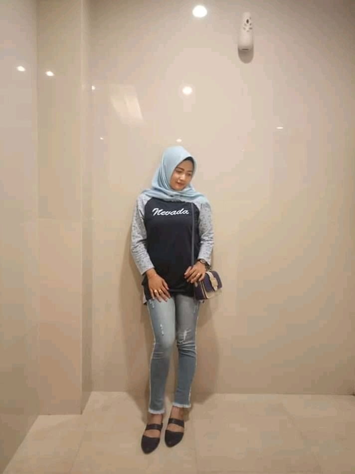 Hijab tante binal
 #90309784