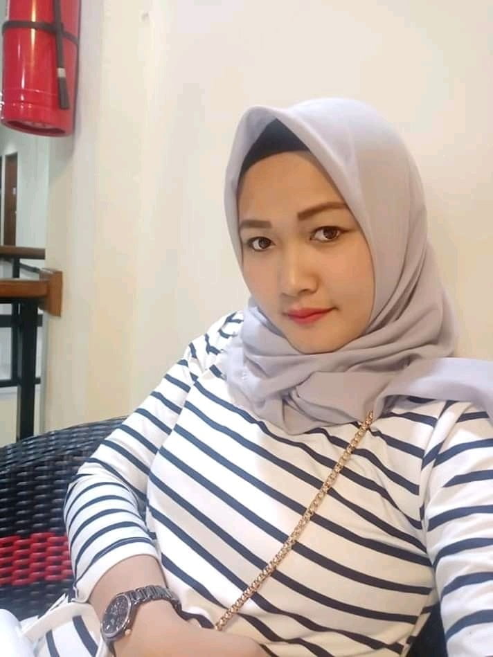 Hijab tante binal
 #90309857