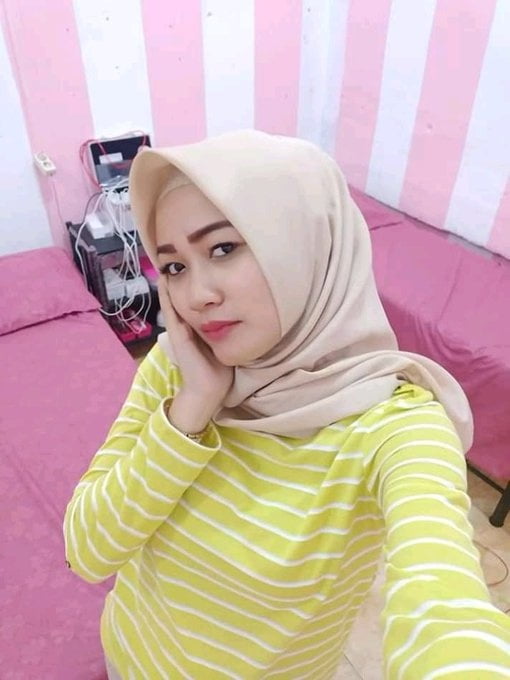 Hijab tante binal
 #90309884