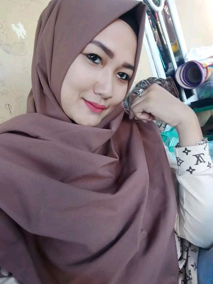 Hijab tante binal
 #90309922