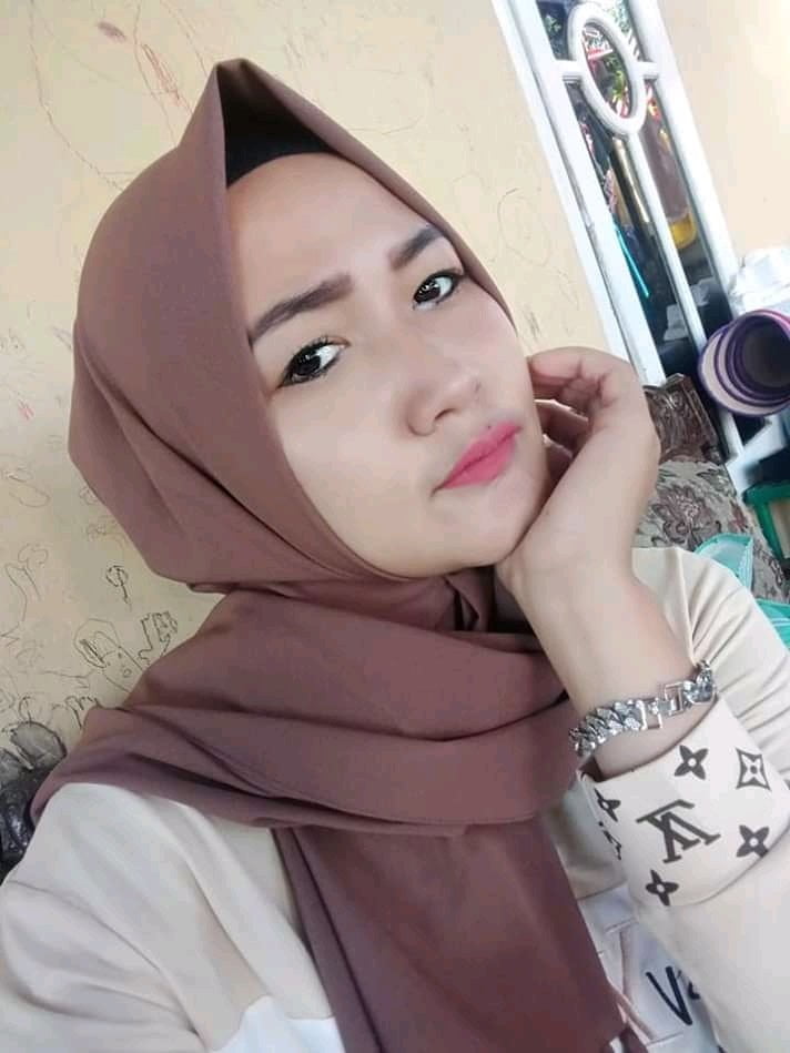 Hijab tante binal
 #90309925