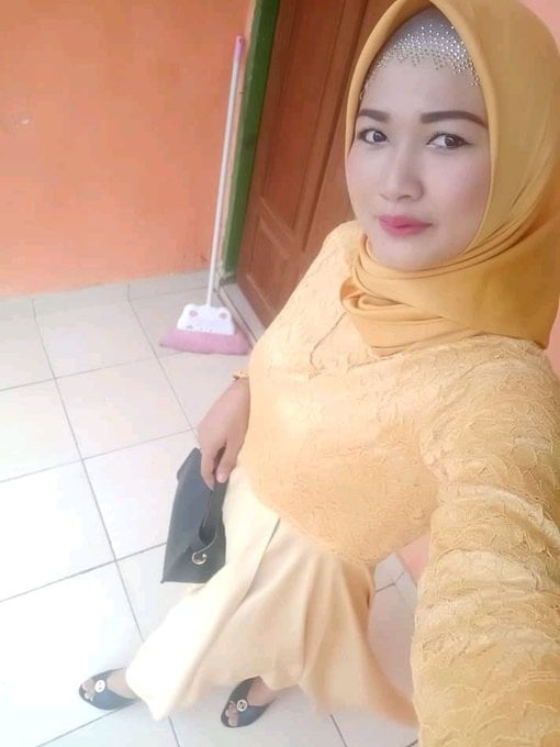 Hijab tante binal
 #90309928