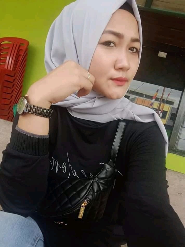 Hijab tante binal
 #90309994